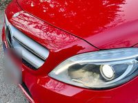 Gebraucht Mercedes B200 156 PS (114 kW) 2013 Rot Van / Kleinbus