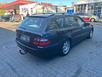 Second-hand Mercedes E220 150 CP (110 kW) 2004 Negru Break