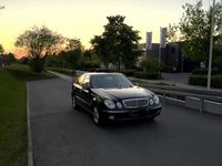 Gebraucht Mercedes E240 179 PS (131 kW) 2003 Blau Limousine