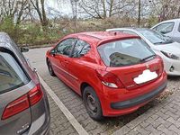 Gebraucht Peugeot 207 Tendance 75 PS (55 kW) 2012 Rot Kleinwagen