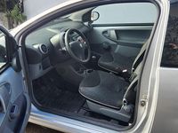 Gebraucht Peugeot 107 68 PS (50 kW) 2009 Silber Kleinwagen