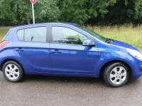 Gebraucht Hyundai i20 Classic 86 PS (63 kW) 2011 Sparkle blue / mic Kleinwagen
