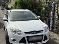 Gebraucht Ford Focus Titanium 150 PS (110 kW) 2011 Weiß Limousine