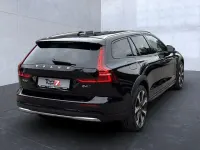 Gebraucht Volvo V60 CC Plus 197 PS (144 kW) 2023 Schwarz Kombi