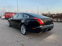 Gebraucht Jaguar XJ Premium Luxury 275 PS (202 kW) 2011 Schwarz Limousine