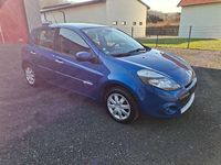 Gebraucht Renault Clio II Dynamique 101 PS (74 kW) 2010 Extremblau Kleinwagen