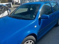 Gebraucht VW Golf IV 75 PS (55 kW) 2001 Blau Kleinwagen
