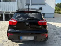 Gebraucht Kia Rio Attract 84 PS (61 kW) 2014 Schwarz Limousine