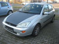 Gebraucht Ford Focus Trend 101 PS (74 kW) 1999 Silber Limousine