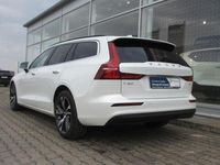Gebraucht Volvo V60 Core 197 PS (144 kW) 2024 Weiß Kombi
