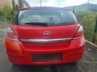 Gebraucht Opel Astra 140 PS (102 kW) 2007 Rot Limousine