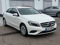 Gebraucht Mercedes A180 122 PS (89 kW) 2015 Weiß Limousine
