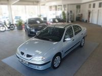 Gebraucht Renault Mégane Dynamique 107 PS (78 kW) 2001 Unbekannt (metallic) Limousine