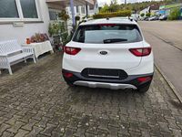 Gebraucht Kia Stonic Edition 7 84 PS (61 kW) 2021 Weiß SUV