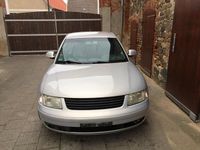 Gebraucht VW Passat 116 PS (85 kW) 2000 Silber Limousine