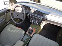 Gebraucht Mercedes 190 118 PS (86 kW) 1986 Silber Limousine