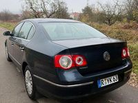 Gebraucht VW Passat 150 PS (110 kW) 2006 Blau Limousine