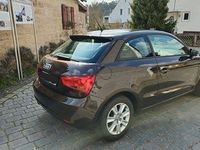 Gebraucht Audi A1 Attraction 86 PS (63 kW) 2011 Braun Kleinwagen