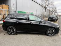 Gebraucht Mercedes B200 163 PS (119 kW) 2023 Schwarz Van / Kleinbus