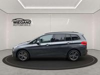 Gebraucht BMW 220 Sport Line 190 PS (139 kW) 2022 Mineralgrau metallic Van / Kleinbus