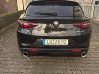 Gebraucht Alfa Romeo Stelvio Lusso 209 PS (153 kW) 2017 Schwarz SUV