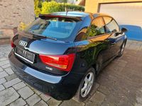 Gebraucht Audi A1 Attraction 86 PS (63 kW) 2011 Schwarz Kleinwagen
