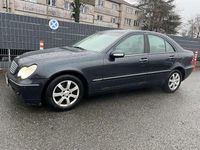 Gebraucht Mercedes C200 Elegance 163 PS (119 kW) 2001 Smaragdschwarz  metalliclack Limousine