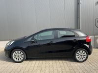 Gebraucht Kia Rio 109 PS (80 kW) 2013 Schwarz Limousine