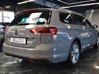 Gebraucht VW Passat 150 PS (110 kW) 2022 Grau Kombi