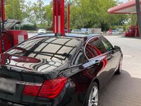 Gebraucht BMW 740 326 PS (239 kW) 2009 Schwarz Limousine