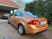 Gebraucht Volvo S60 Momentum 163 PS (119 kW) 2012 Gold Limousine