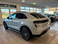 Gebraucht Porsche Macan Turbo 469 kW (639 PS) 2024 Grau SUV