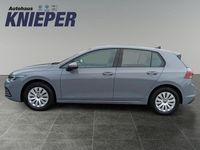 Gebraucht VW Golf VIII Basis 90 PS (66 kW) 2022 Mondsteingrau Limousine