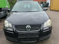 Käytetty VW Polo 70 HP (51 kW) 2009 Musta Viistoperä