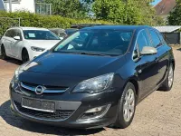Usata Opel Astra Cosmo 110 CV (80 kW) 2013 Nero Berlina
