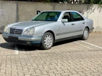 Gebraucht Mercedes E240 Elegance 170 PS (125 kW) 1998 Silber Limousine