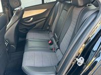 Gebraucht Mercedes E220 194 PS (142 kW) 2021 Schwarz Limousine