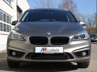 Gebraucht BMW 218 Advantage 136 PS (100 kW) 2018 Platinsilber Van / Kleinbus