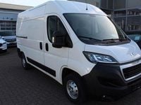 Gebraucht Peugeot Boxer 140 PS (102 kW) 2020 Lack weiss banquise/deckende lac Van