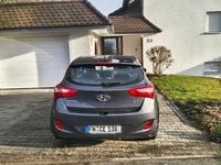 Gebraucht Hyundai i30 Trend 135 PS (99 kW) 2016 Grau Limousine