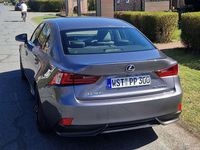 Gebraucht Lexus IS300h 181 PS (133 kW) 2016 Grau Limousine