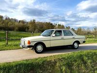 Gebraucht Mercedes E300 88 PS (64 kW) 1981 Beige Limousine