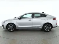 Neu Hyundai i30 140 PS (102 kW) 2025 Shimmeringsilvermet. Limousine