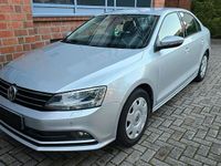Gebraucht VW Jetta 105 PS (77 kW) 2015 Silber Limousine