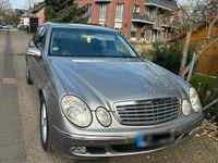 Usata Mercedes E200 122 CV (89 kW) 2004 Argento Berlina