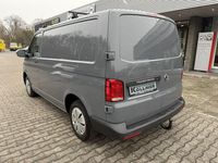 Gebraucht VW Transporter 110 PS (80 kW) 2023 Grau Van