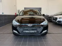 Gebraucht Hyundai i20 Trend 101 PS (74 kW) 2017 Schwarz Kleinwagen