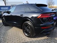 Gebraucht Audi Q8 S-Line 286 PS (210 kW) 2023 Mythosschwarz metallic (metallic) SUV
