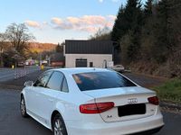 Używany Audi A4 Attraction 150 KM (110 kW) 2015 Biały Sedan/Limuzyna