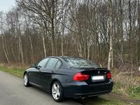 Second-hand BMW 318 143 CP (105 kW) 2009 Albastru Berlinǎ
